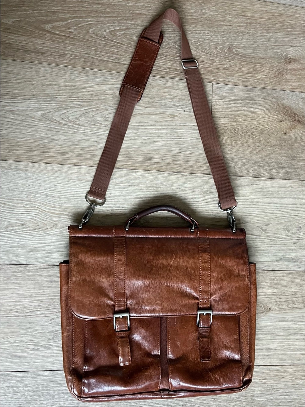 Wilsons Leather Chestnut Brown Men's Messenger Bag with Adjustable Strap